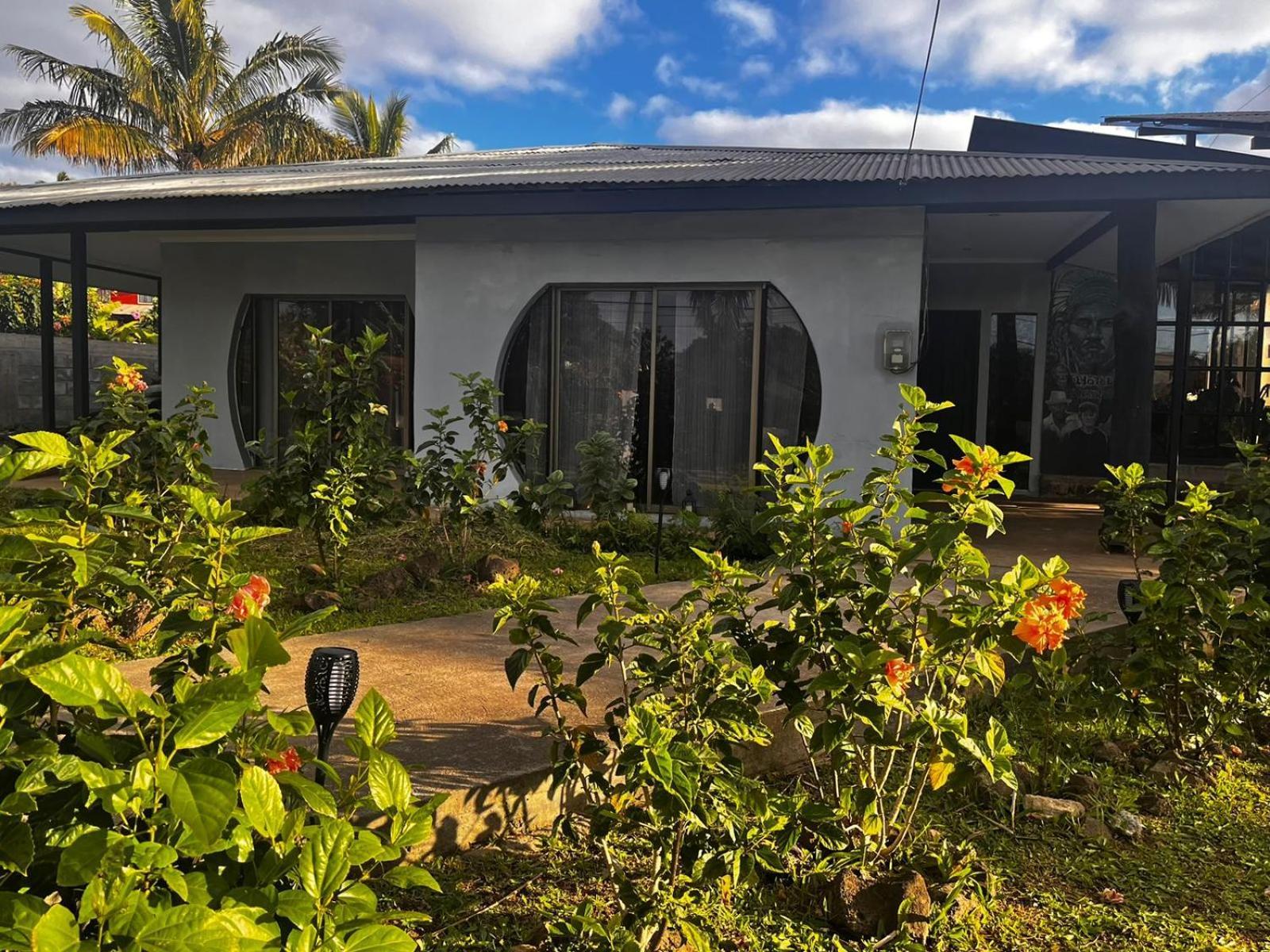 Hotel Hanau'Eepe Hanga Roa Ngoại thất bức ảnh